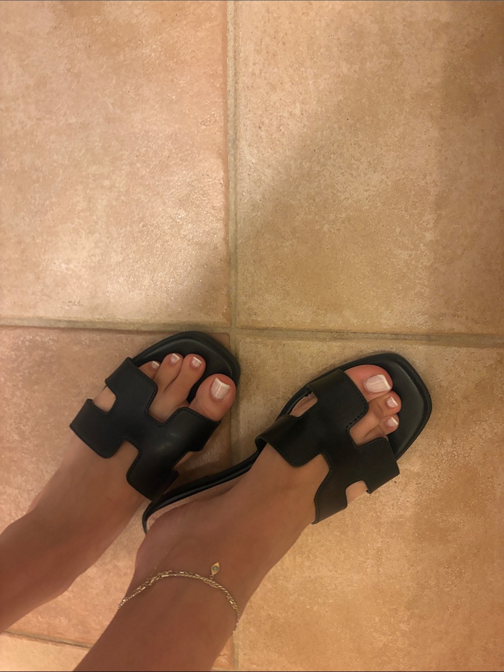 Black Women's Slide Sandals - Sleek Casual Slip-Ons
